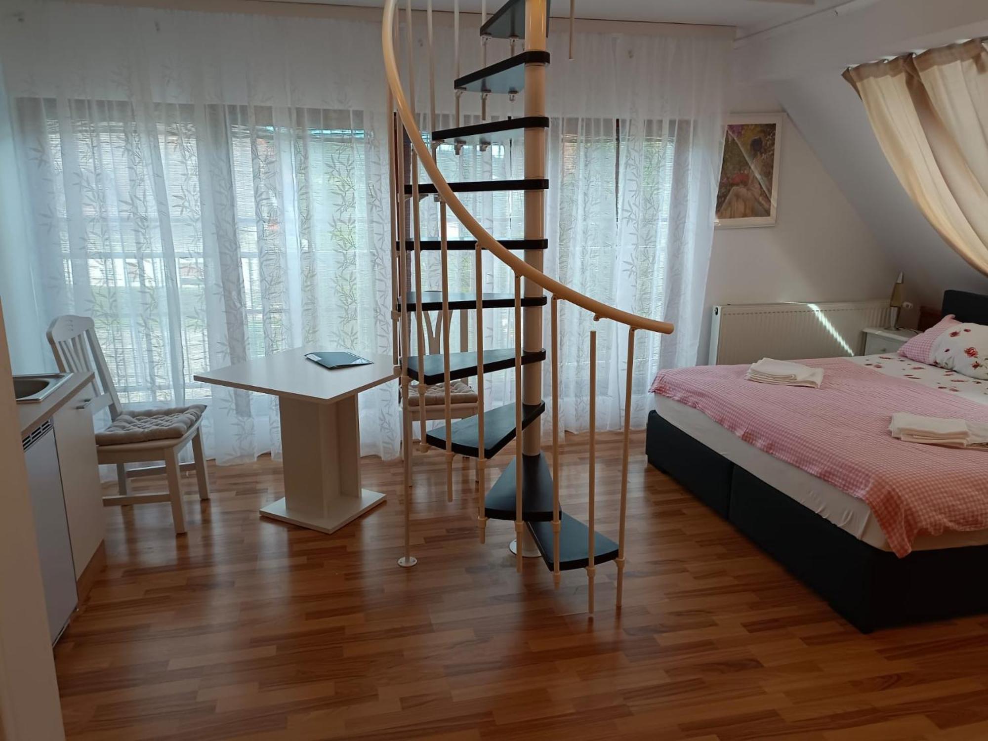 Pension Donaublick Grein 2 In Stifterstrasse 19A Kültér fotó